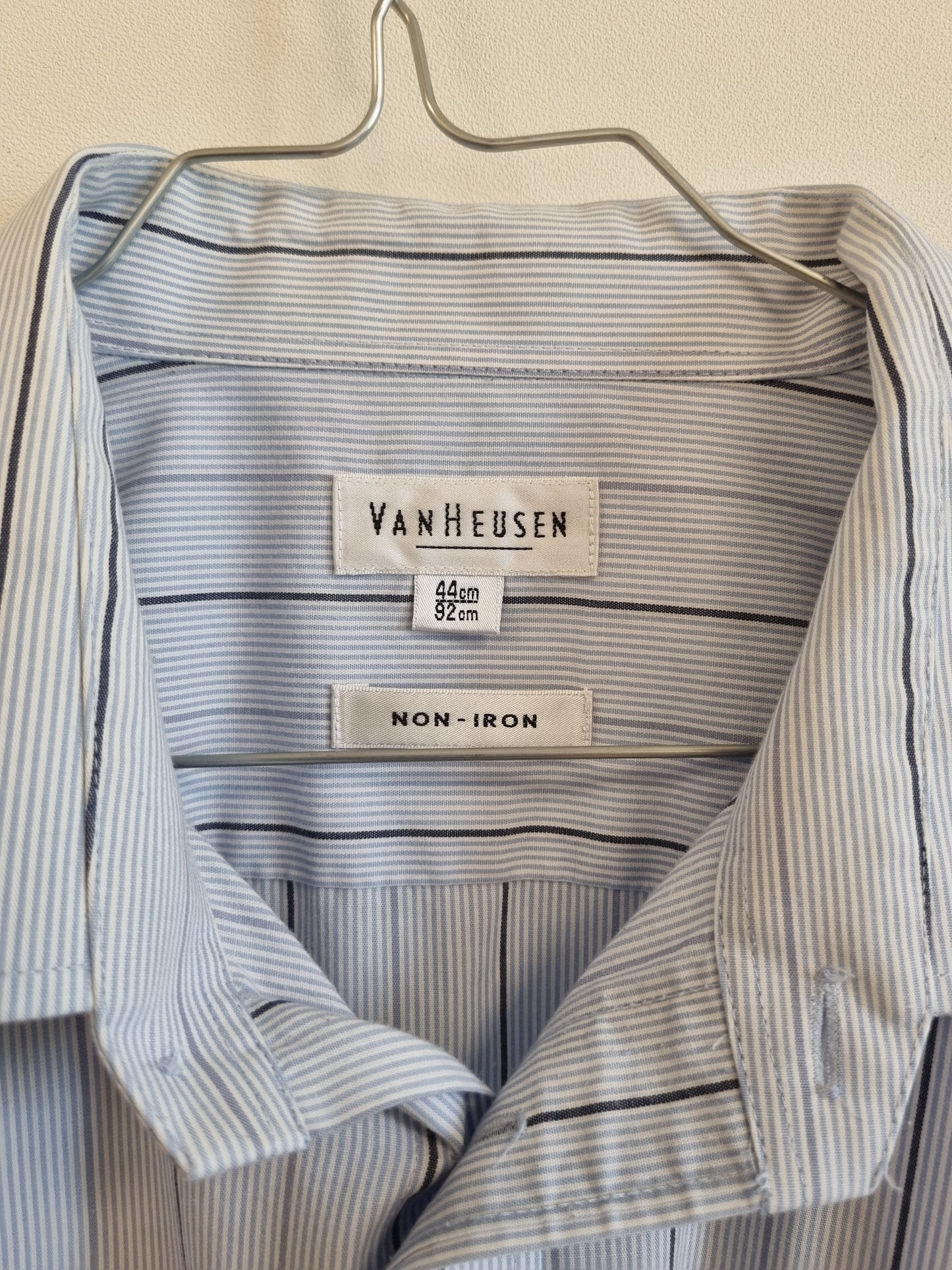 Lyseblå stripete skjorte / Van Heusen - XL