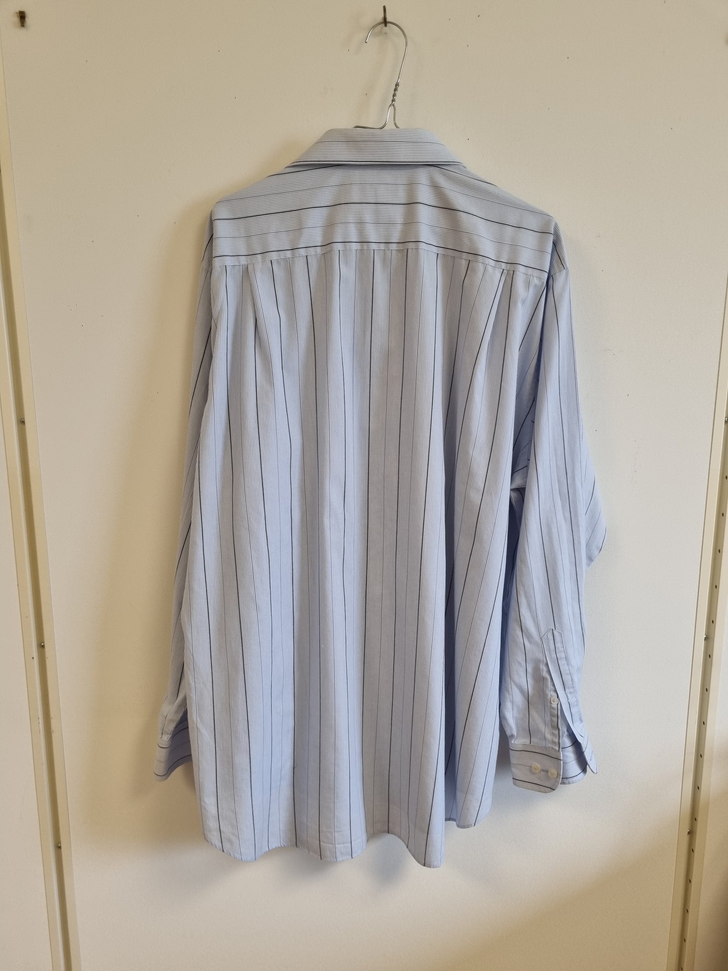 Lyseblå stripete skjorte / Van Heusen - XL