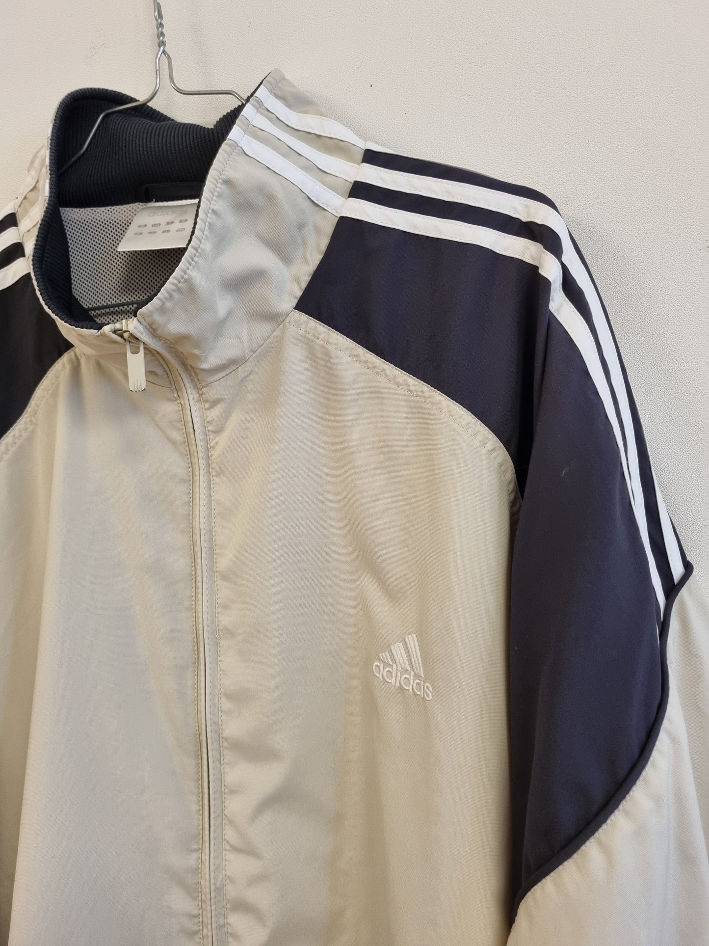 Vintage Adidas vindjakke fra tidlig 2000-tall