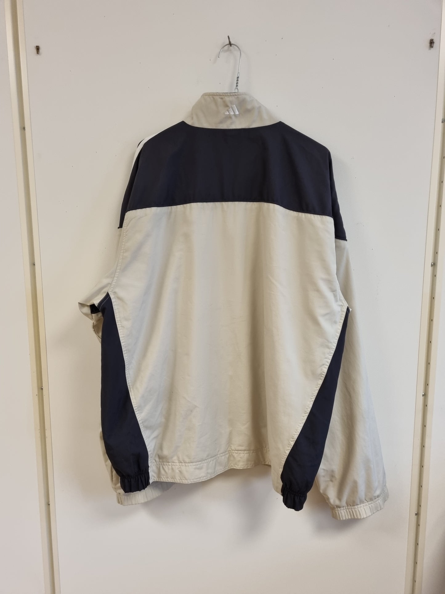 Vintage Adidas vindjakke fra tidlig 2000-tall