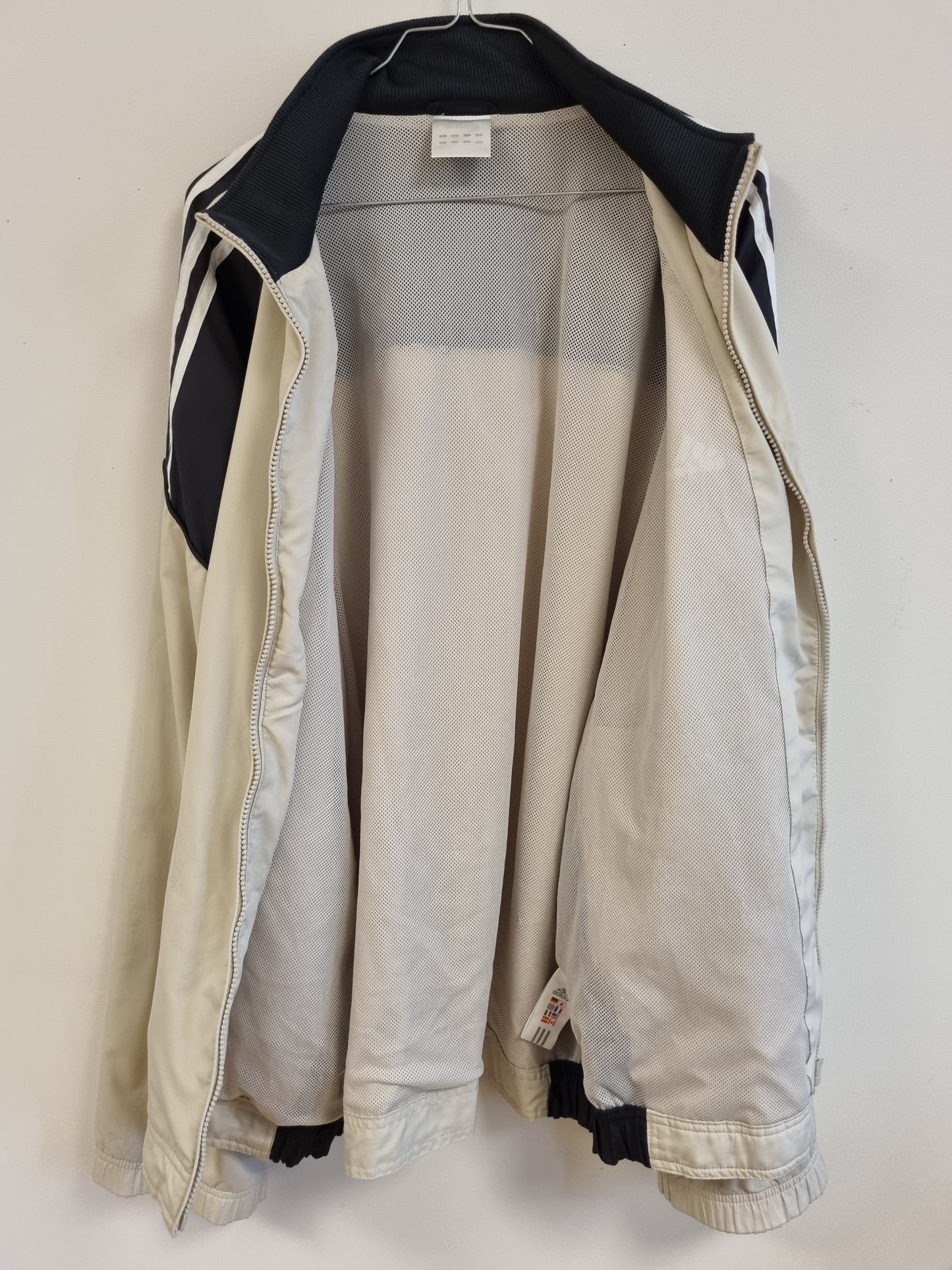 Vintage Adidas vindjakke fra tidlig 2000-tall