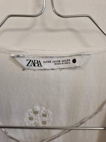 Hvit broderikjole i bomull / Zara - XS