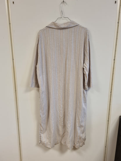 Beige stripete skjortekjole med lommer - L