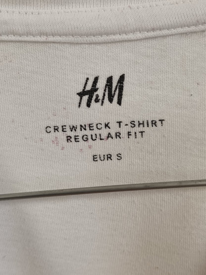 Hvit t-skjorte med print / 100% bomull - S