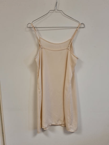 Beige underkjole / nattkjole - ca. M