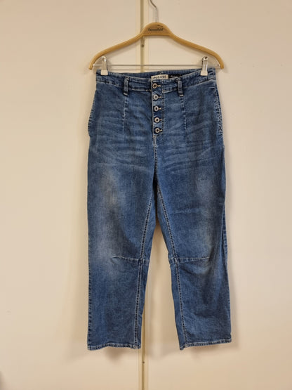 Please / Italiensk jeans - M