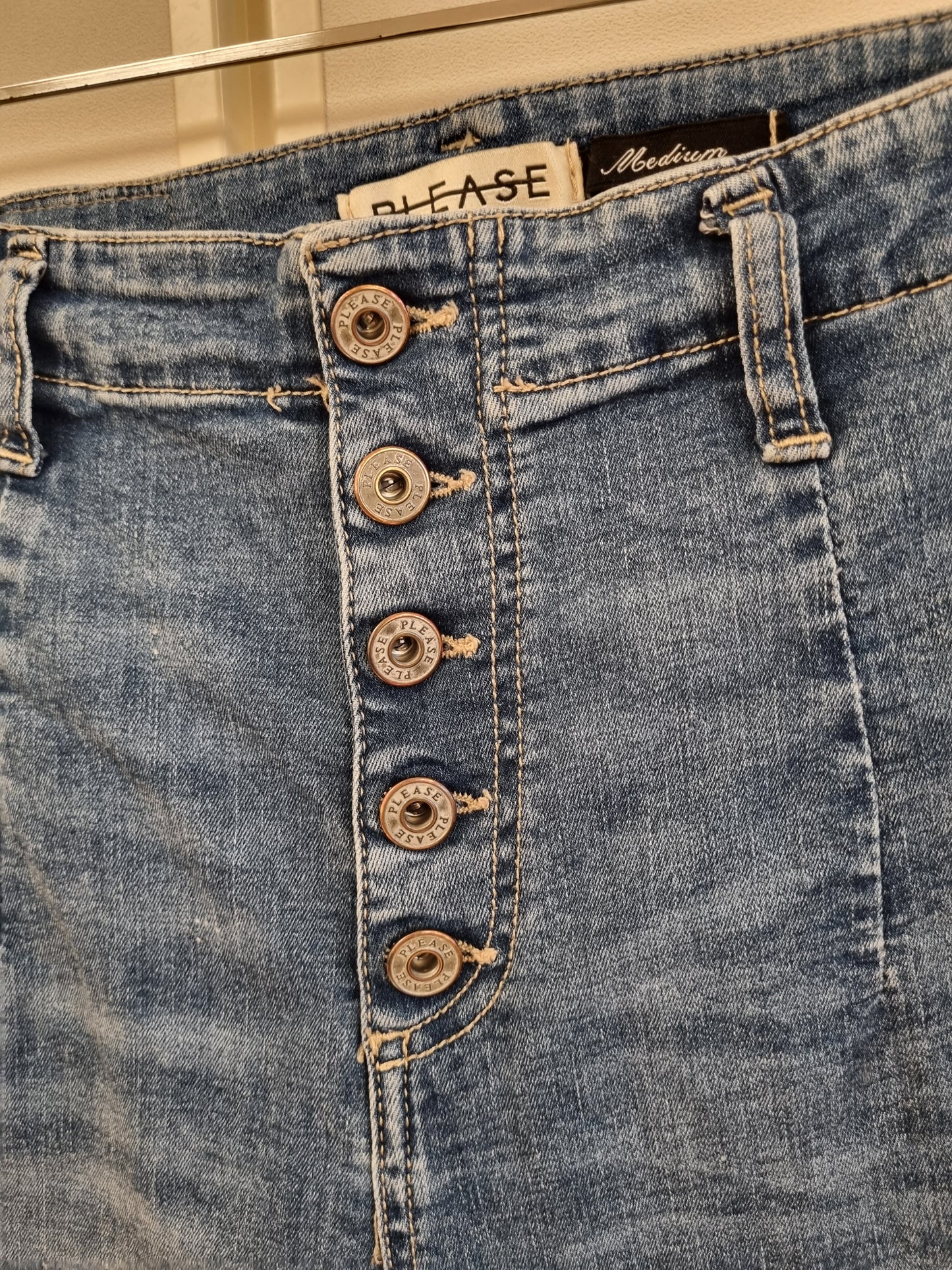 Please / Italiensk jeans - M