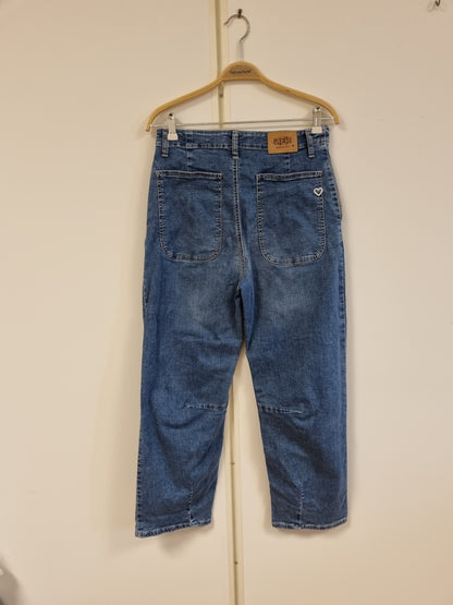 Please / Italiensk jeans - M