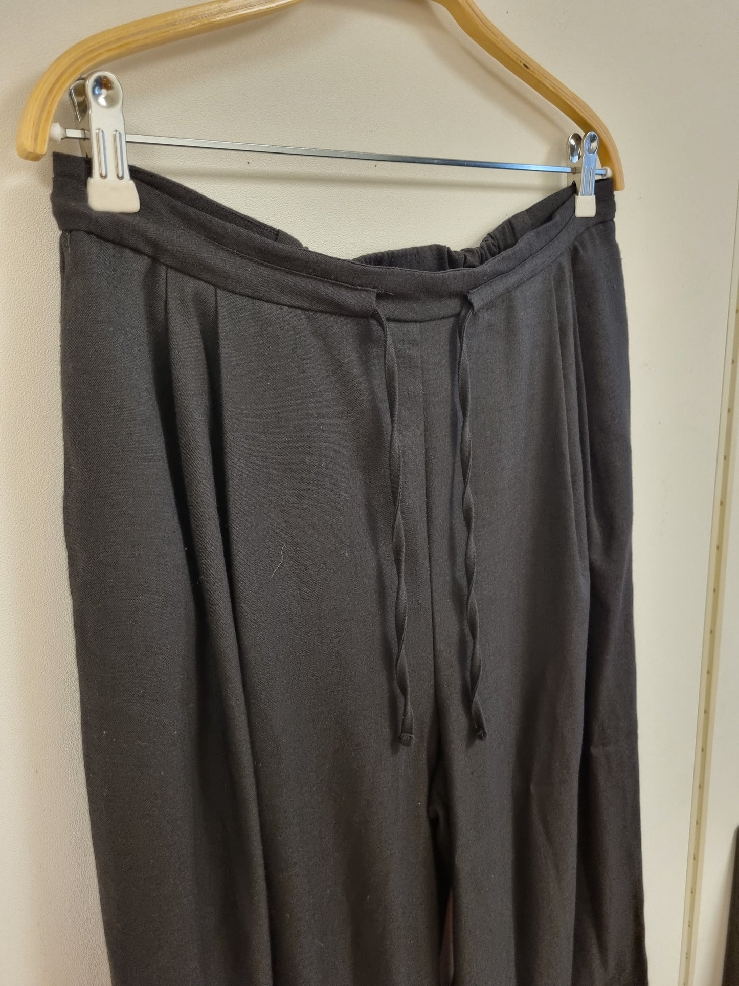 Svart bukse med vide ben - XL