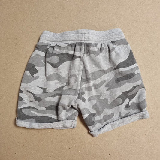 Grå camo shorts - 98/104