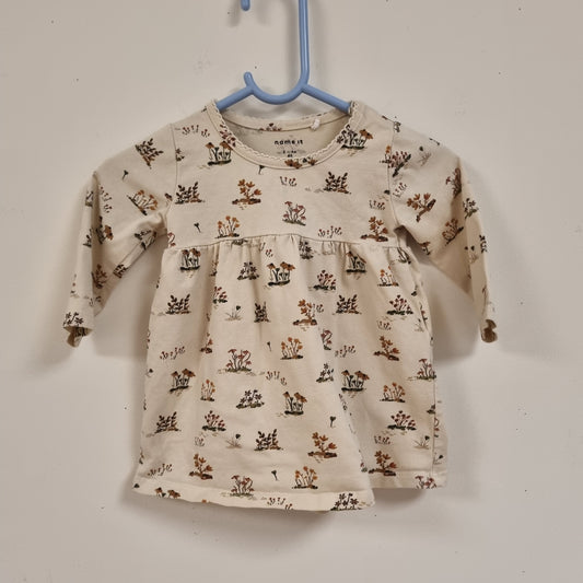 Beige kjole med blomster - 62