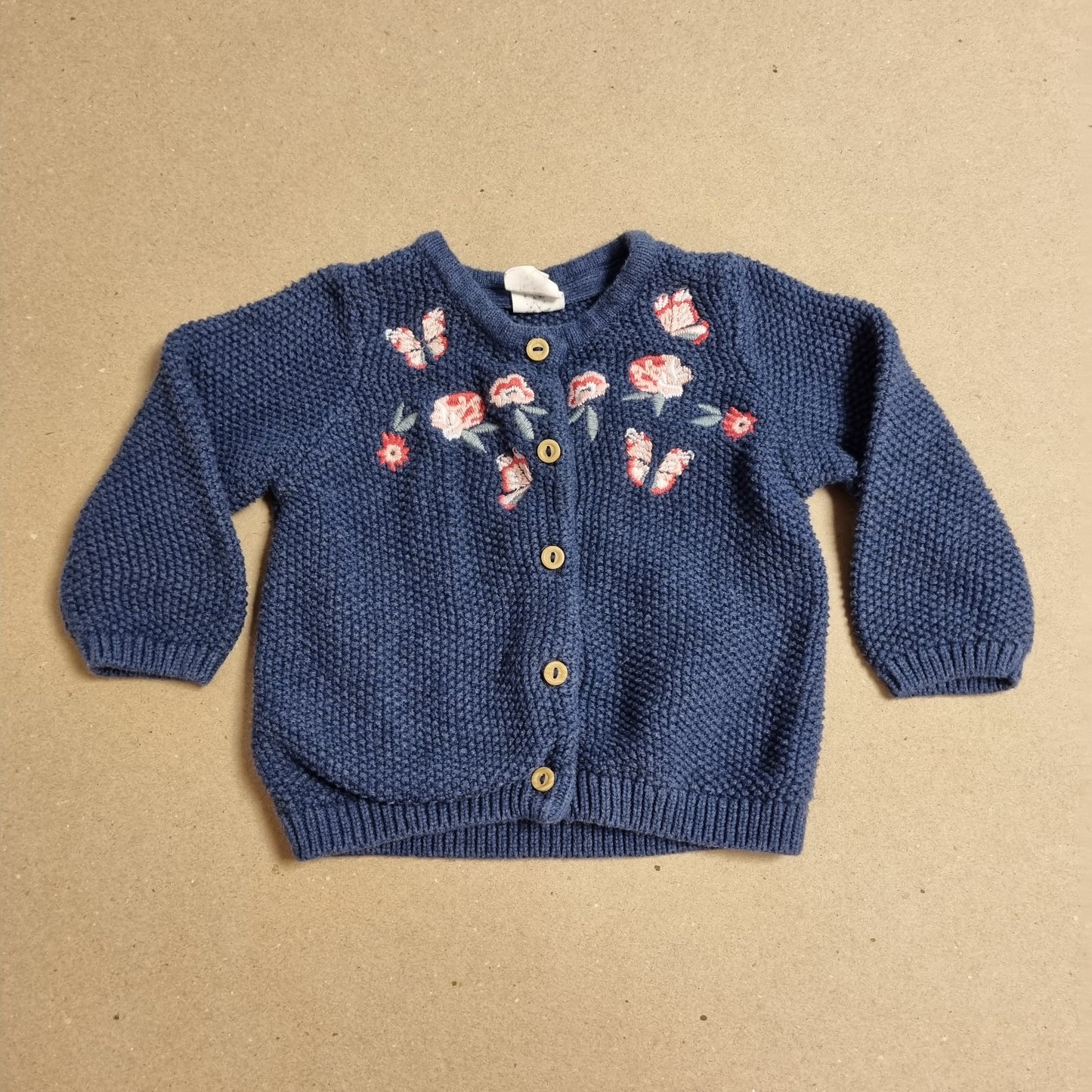 Blå cardigan med blomster - 68