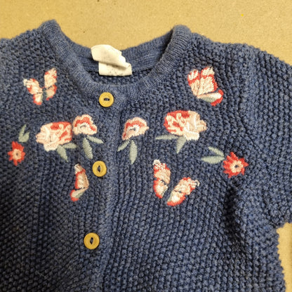 Blå cardigan med blomster - 68