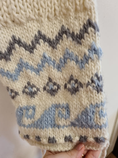 Kremfarget mønsterskjerf med dusker - 145 x 23 cm