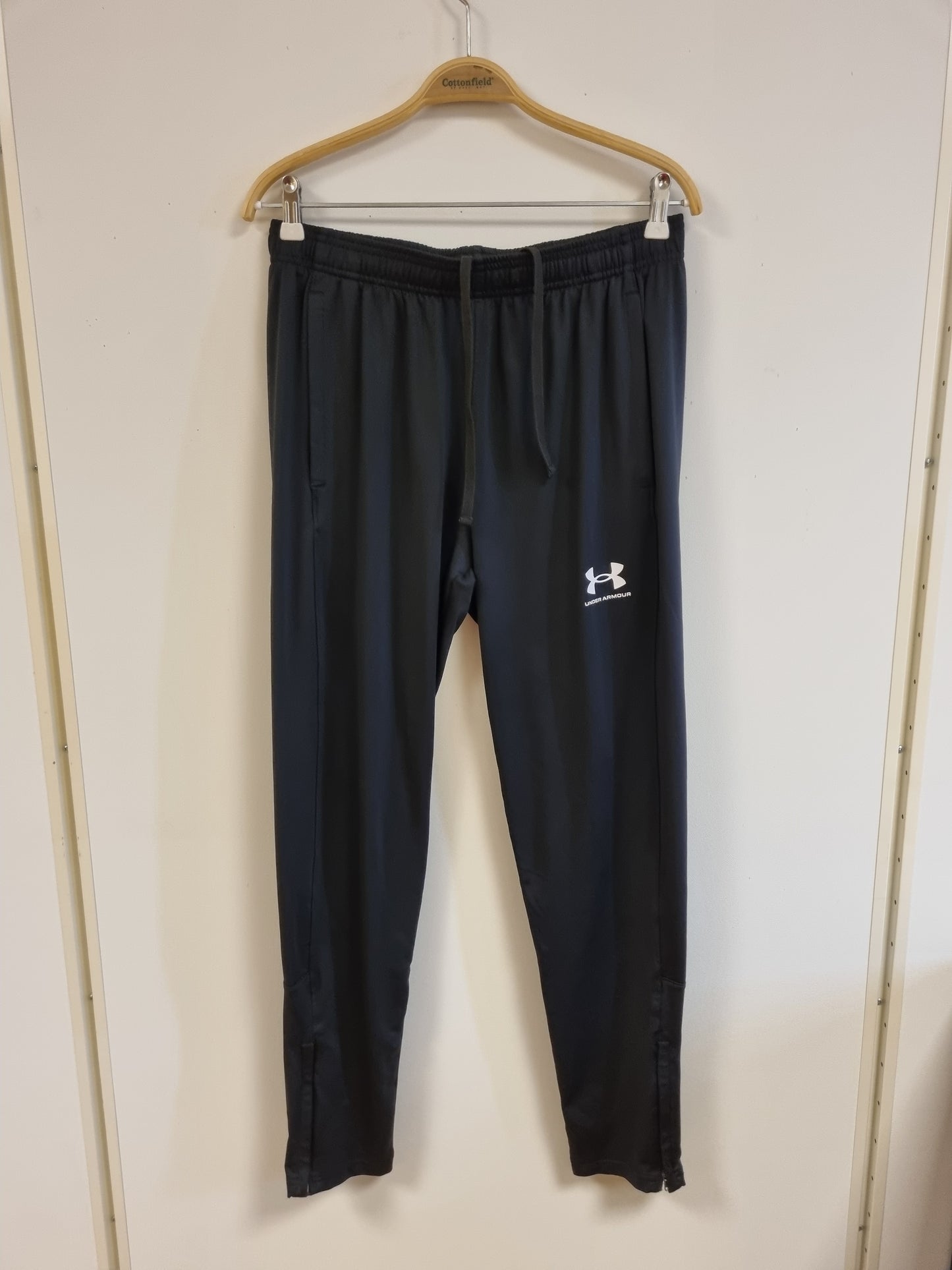 Svart treningsbukse / Under Armour - L
