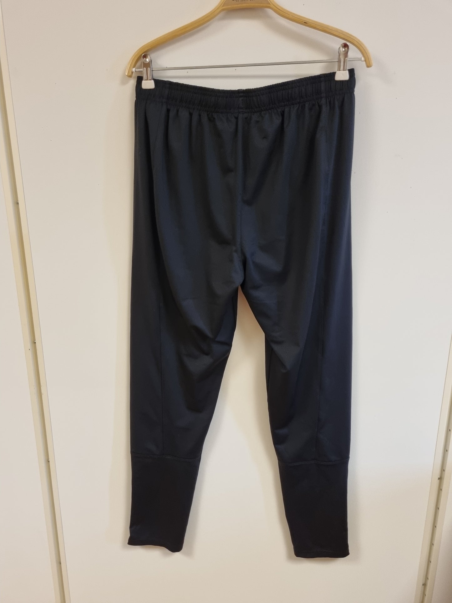 Svart treningsbukse / Under Armour - L