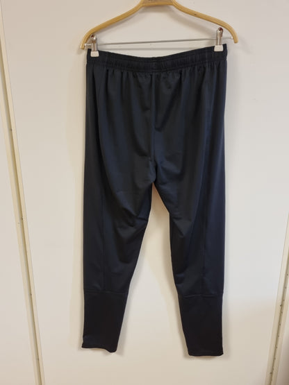 Svart treningsbukse / Under Armour - L