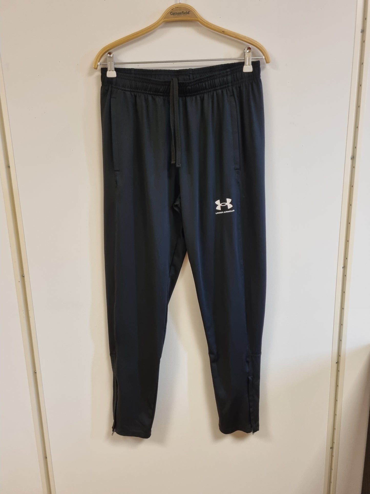 Svart treningsbukse / Under Armour - L
