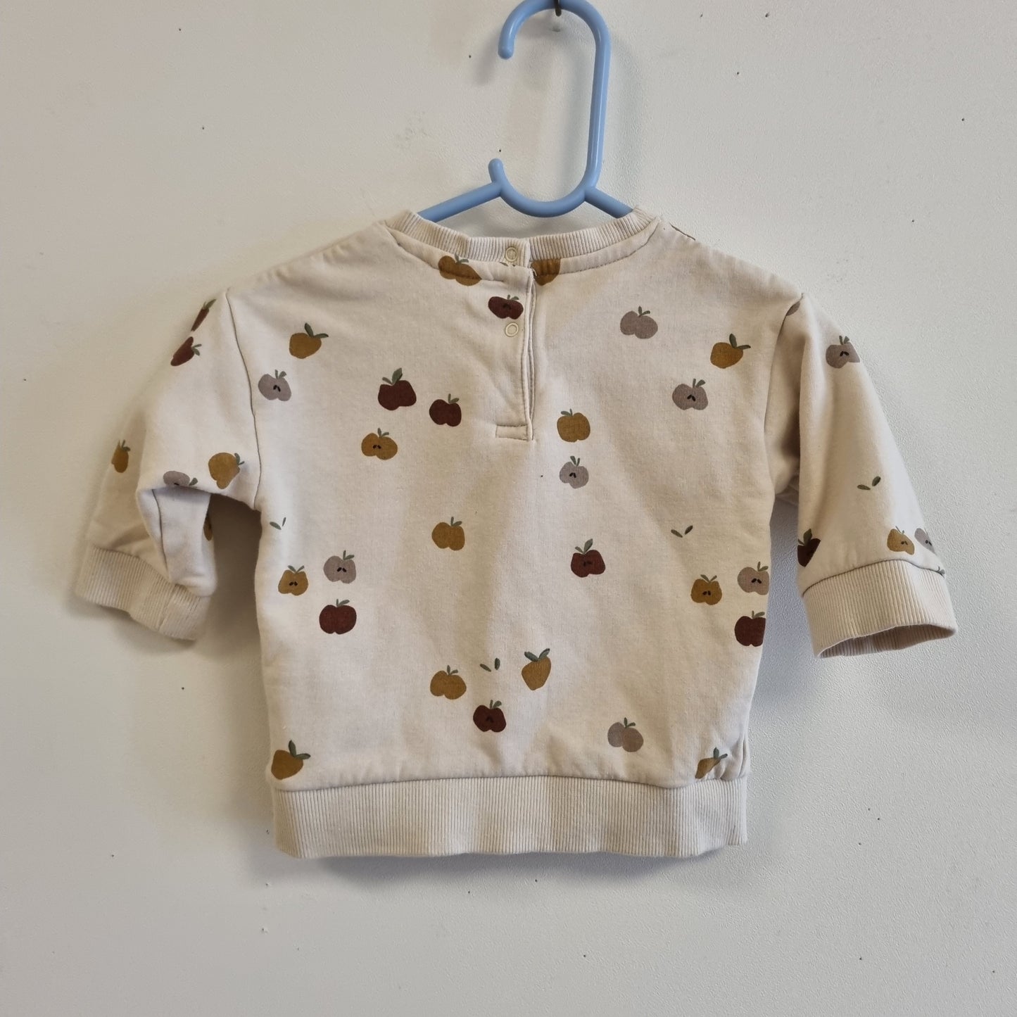 Beige genser med eplemønster - 62