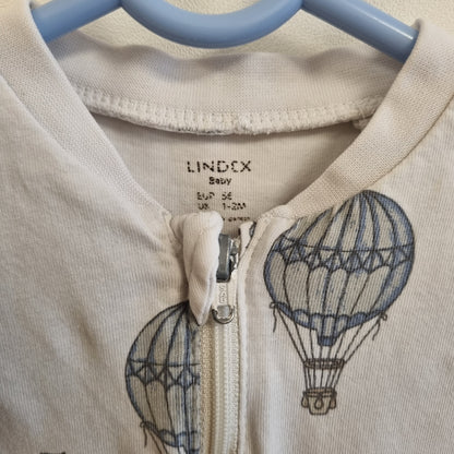 Hvit pysjamas med luftballonger - 56