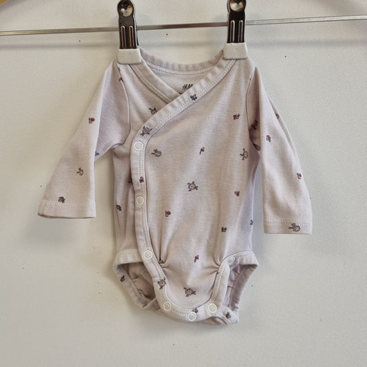 Lys rosa mønstret body - 50
