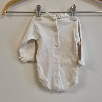 Hvit body med blondekrage - 62