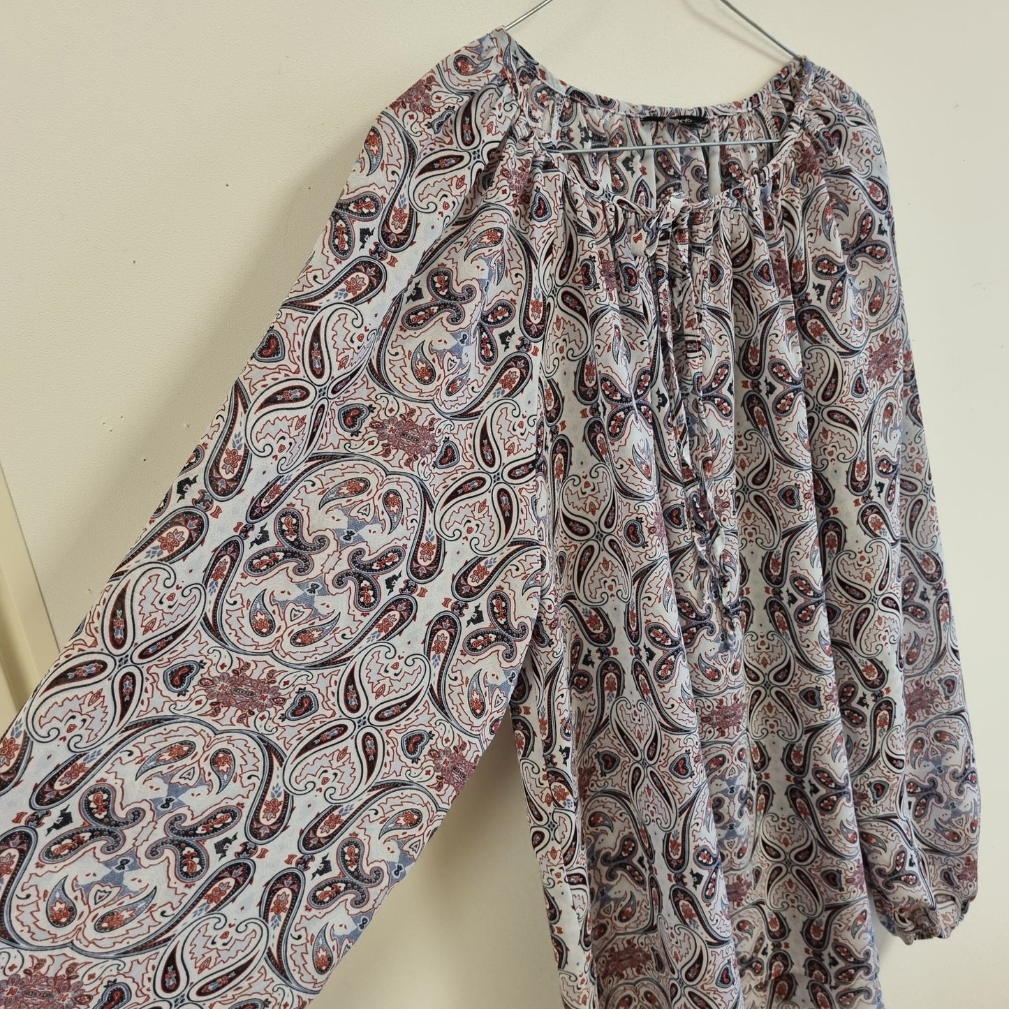 Paisleymønstret bluse - 38