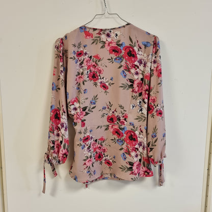 Blomstrete omslagsbluse - 40