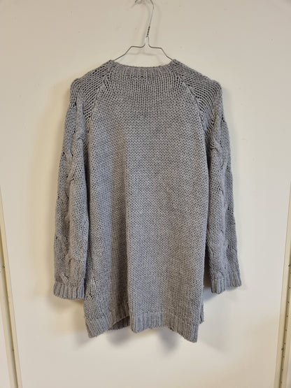 Lysegrå cardigan med kabelstrikk - S