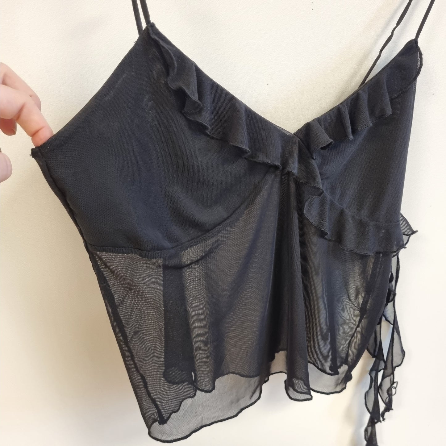 Svart transparent topp med volanger - S/M