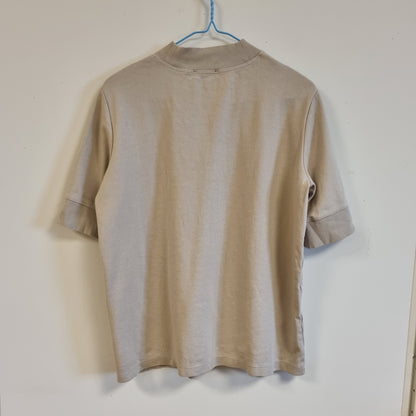 Beige topp med høy hals - M