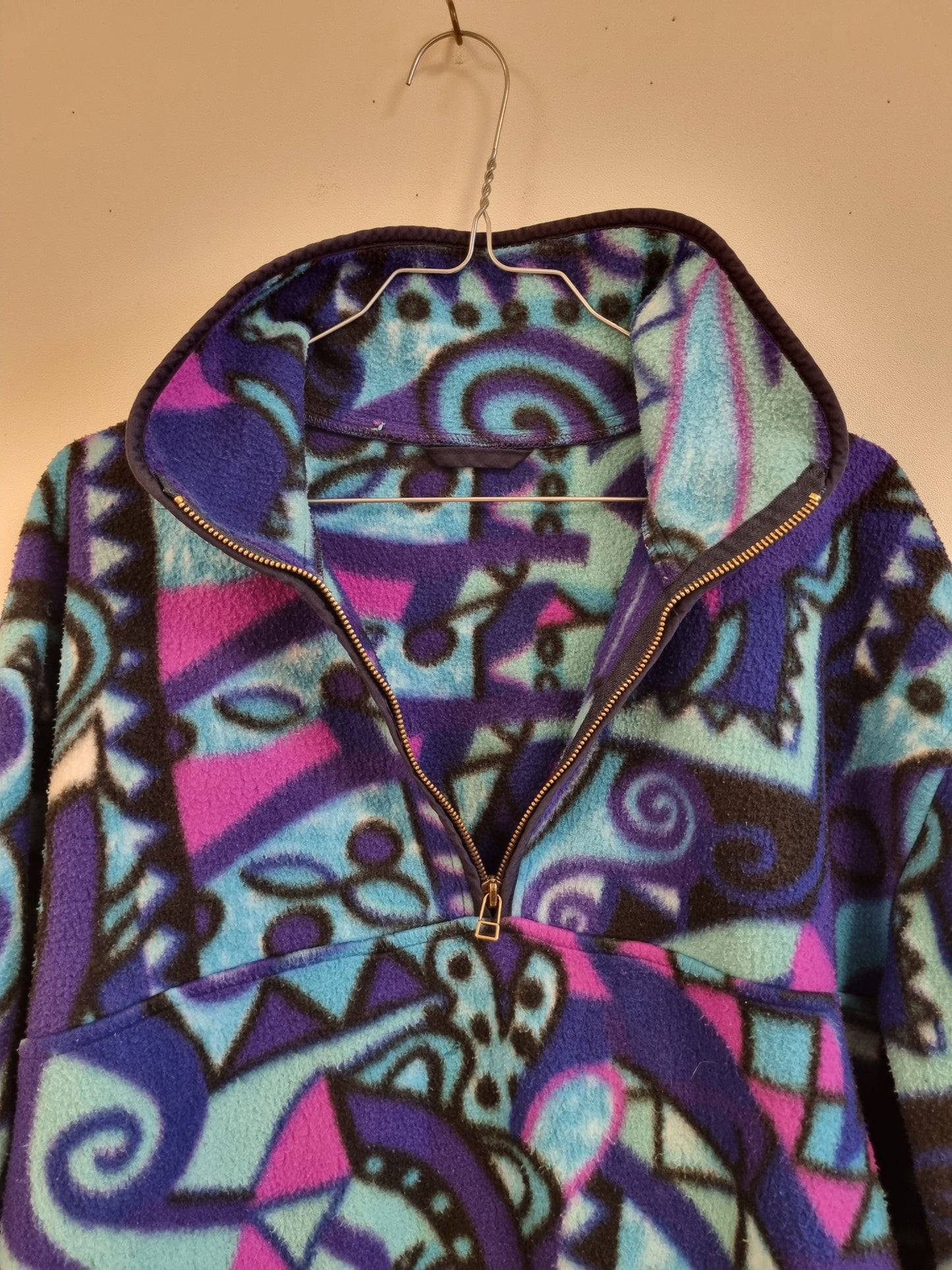 Unik vintage 90s fleecegenser med geometrisk mønster - ca. L