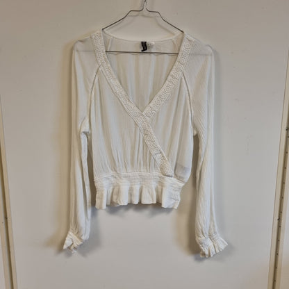 Hvit bluse i viskose med blonder - 38