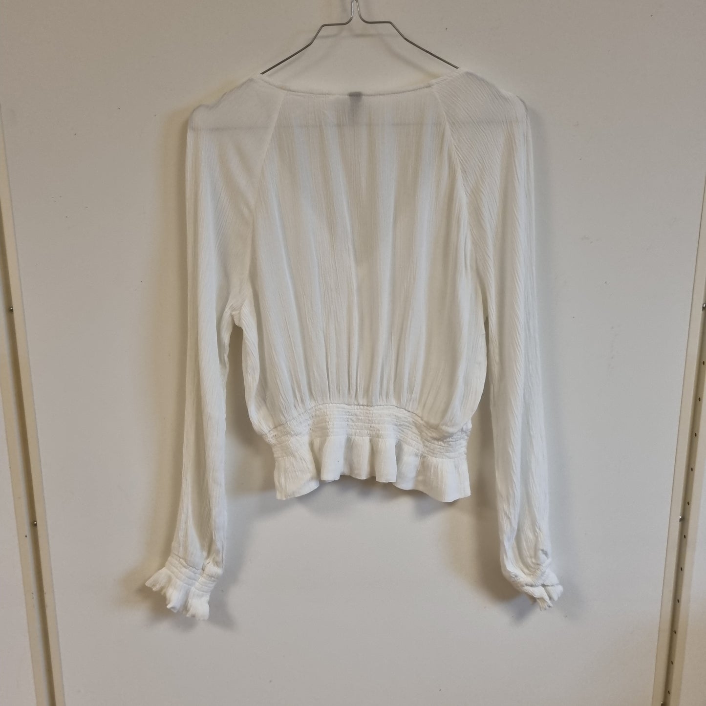 Hvit bluse i viskose med blonder - 38