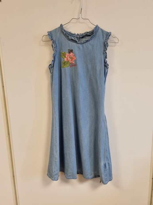 Guess denimkjole med blomsterbroderi – ca. 128