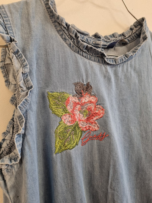 Guess denimkjole med blomsterbroderi – ca. 128