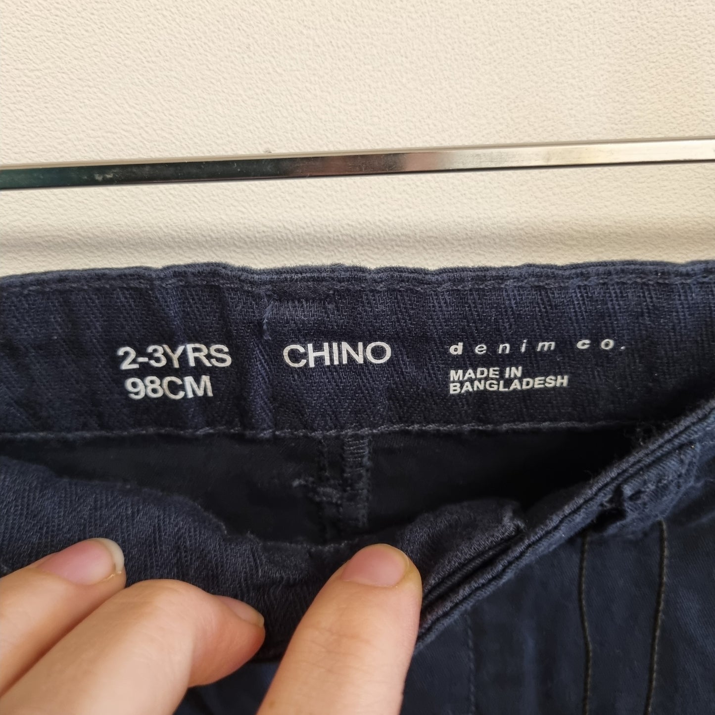 Ny med lapp! Mørkeblå chinoshorts - 98
