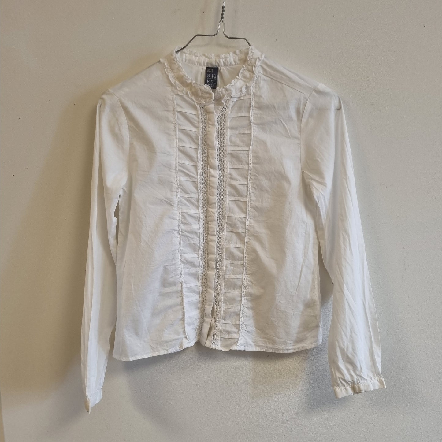 Hvit Zara-bluse med blonder - 140