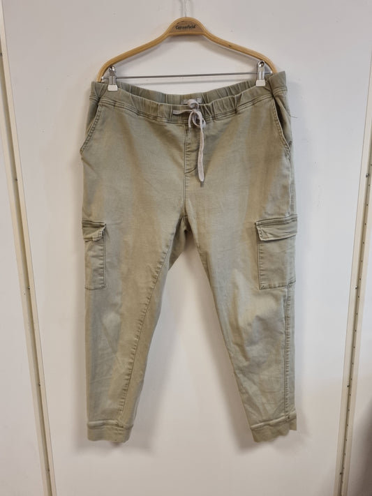 Lys beige cargobukse - XXL