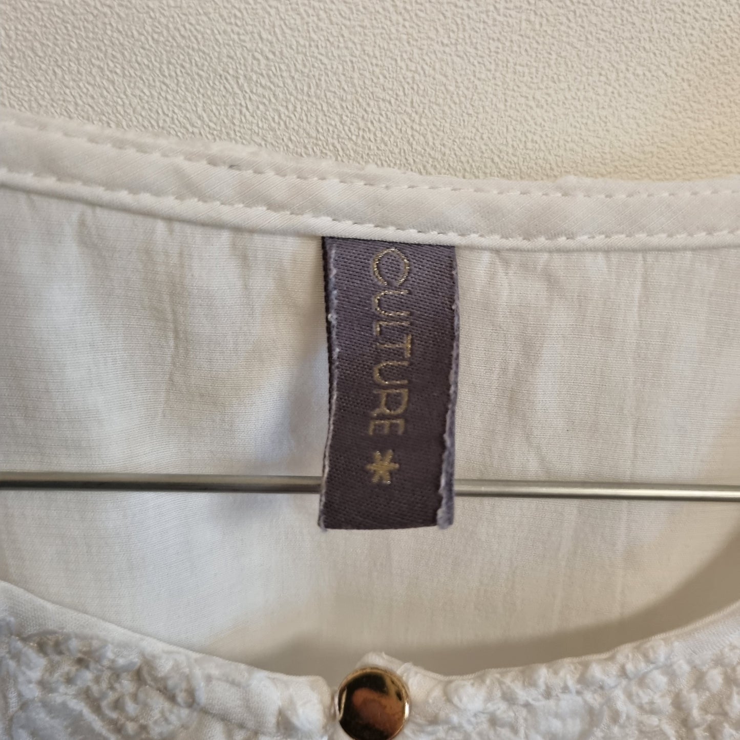 Hvit tunikabluse med broderi / Culture - M