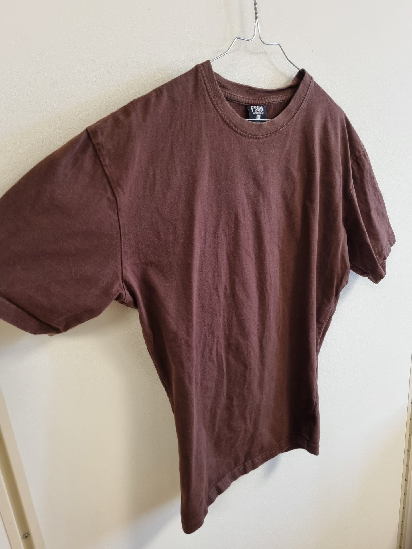 Brun oversized T-skjorte – M