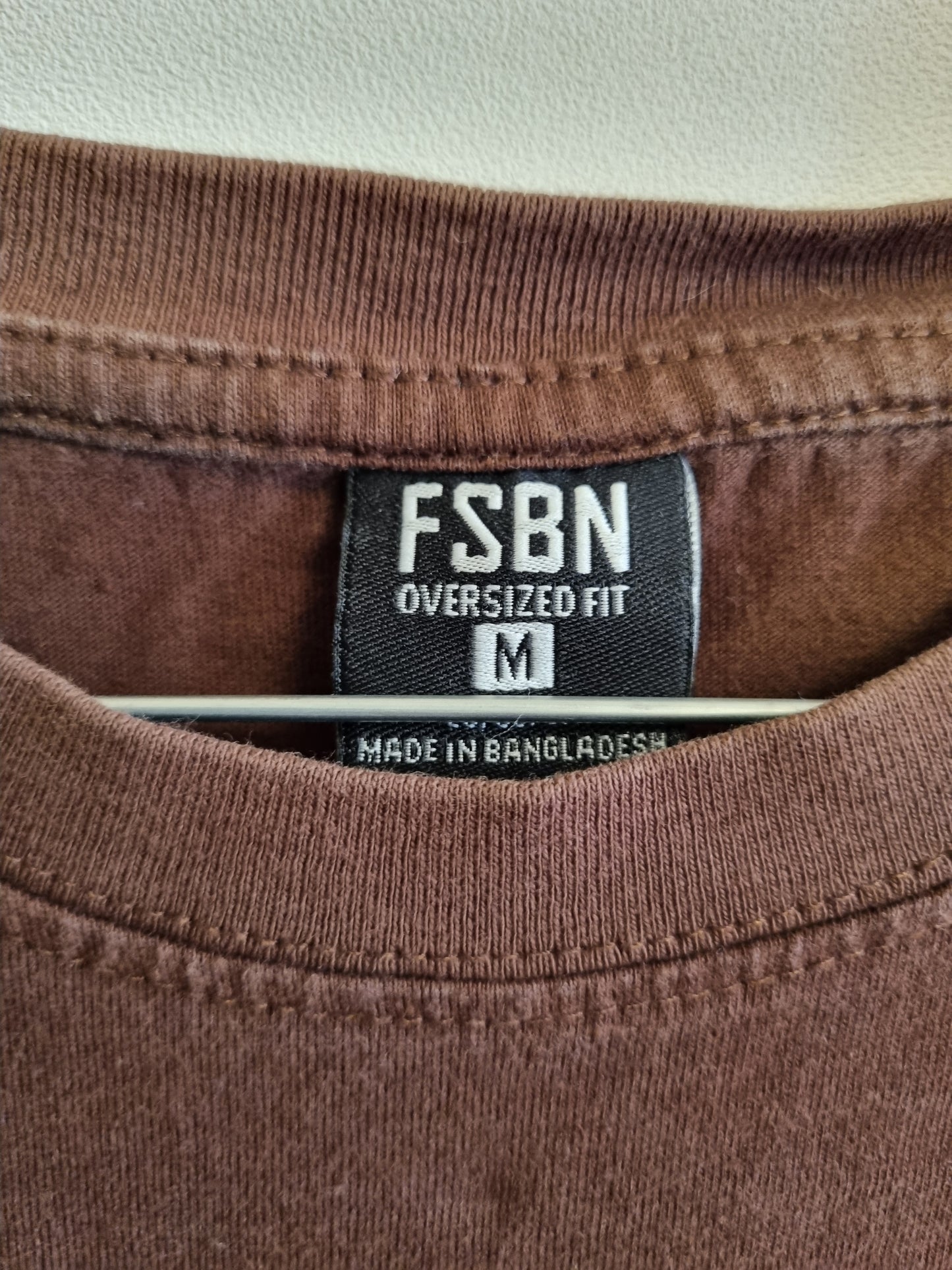Brun oversized T-skjorte – M