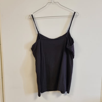 Svart singlet / XLNT – XL