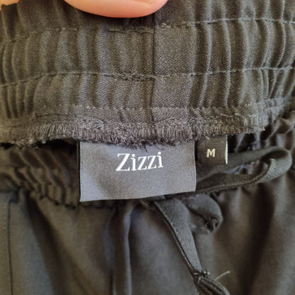 Svart shorts / Zizzi – M
