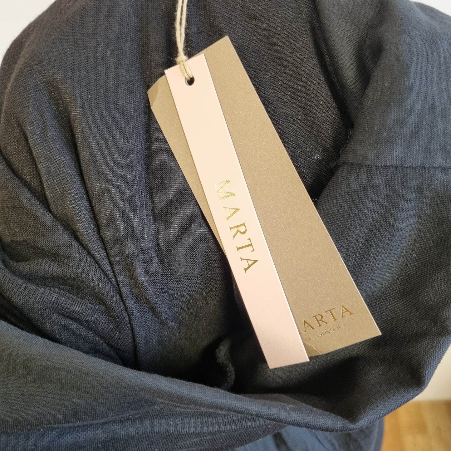 Ny med lapp! Svart langt skjørt - L/XL