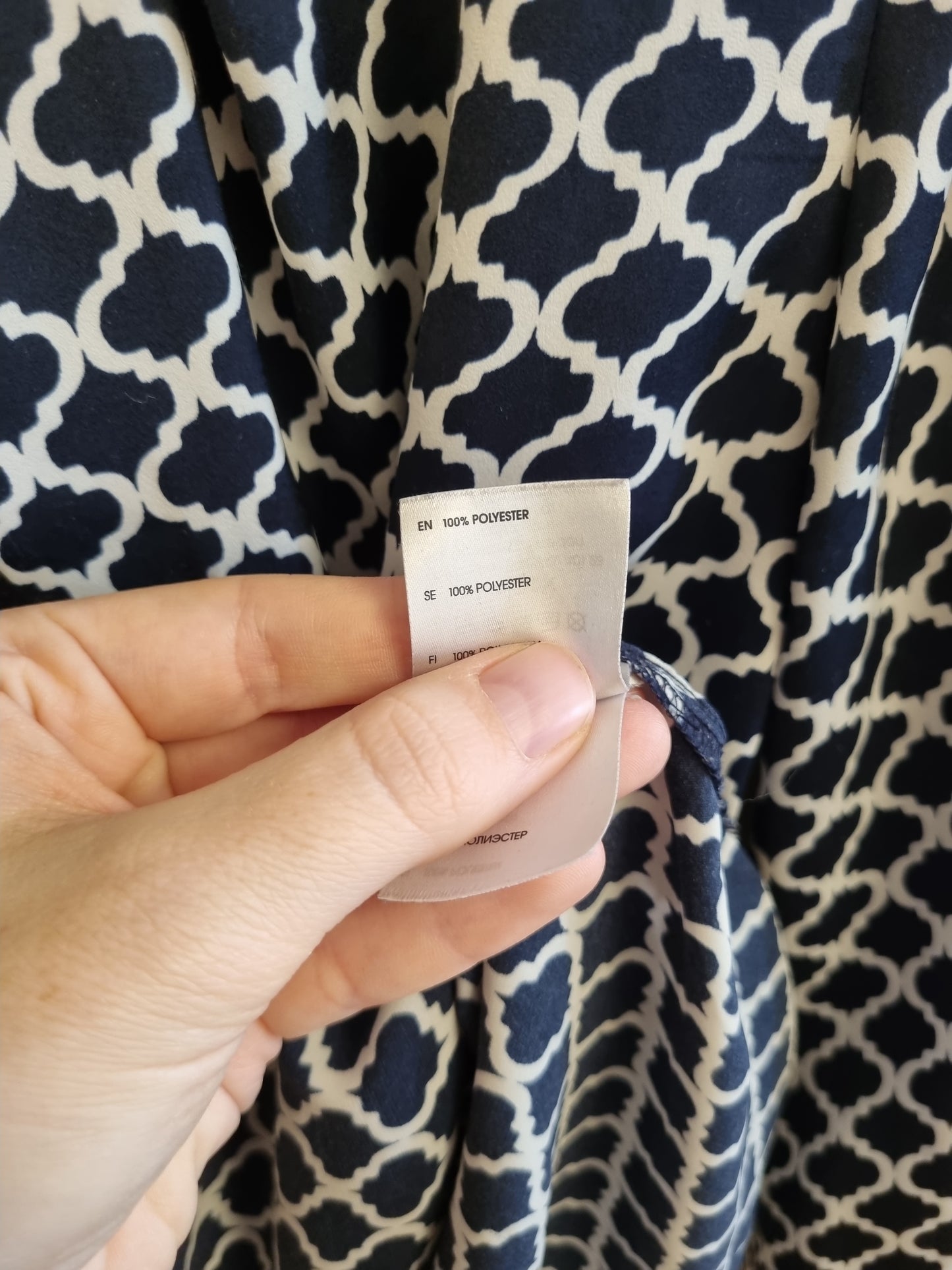 Mørk blå mønstret bluse – 40