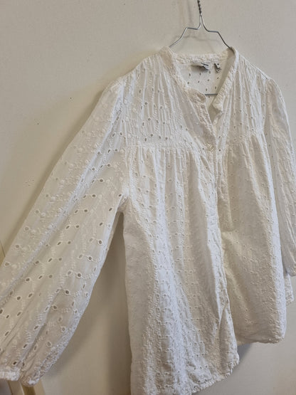 Hvit brodert bluse i 100 % bomull – 38