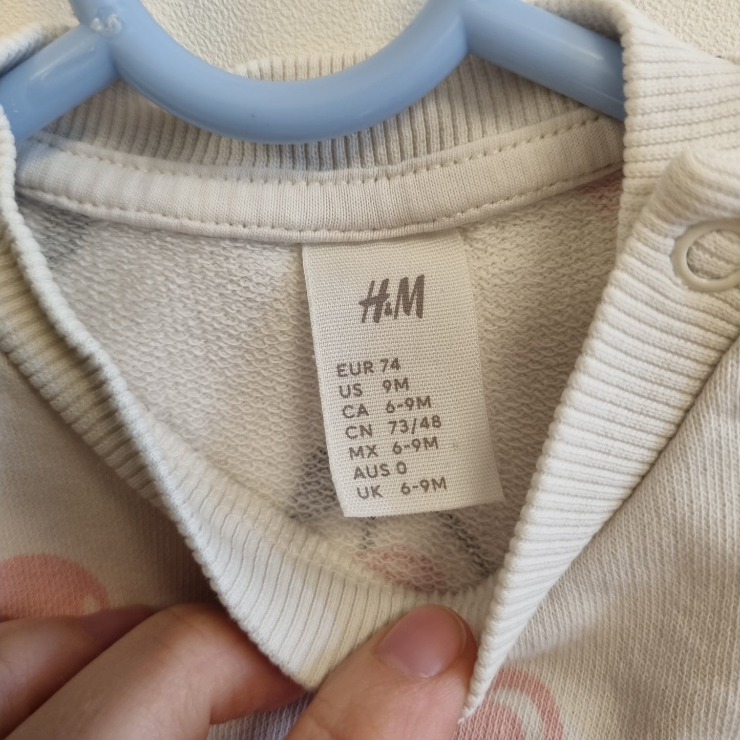 Hvit genser med kirsebær – 74