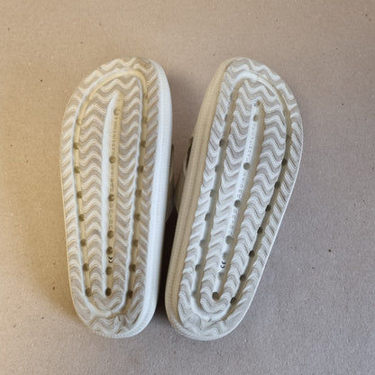 Hvite HappyFlops Original slippers - 38/39