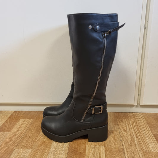 Svarte høye boots – 41